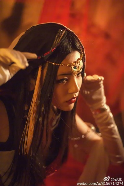 重现古风韵味，九州战魂祝融夫人cos玩家精彩演绎，感受唯美东方魔幻世界